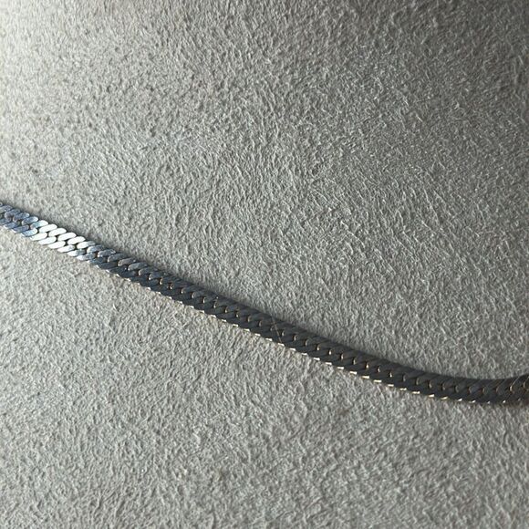 Vintage Leaf Pendant Necklace! - Picture 4 of 7